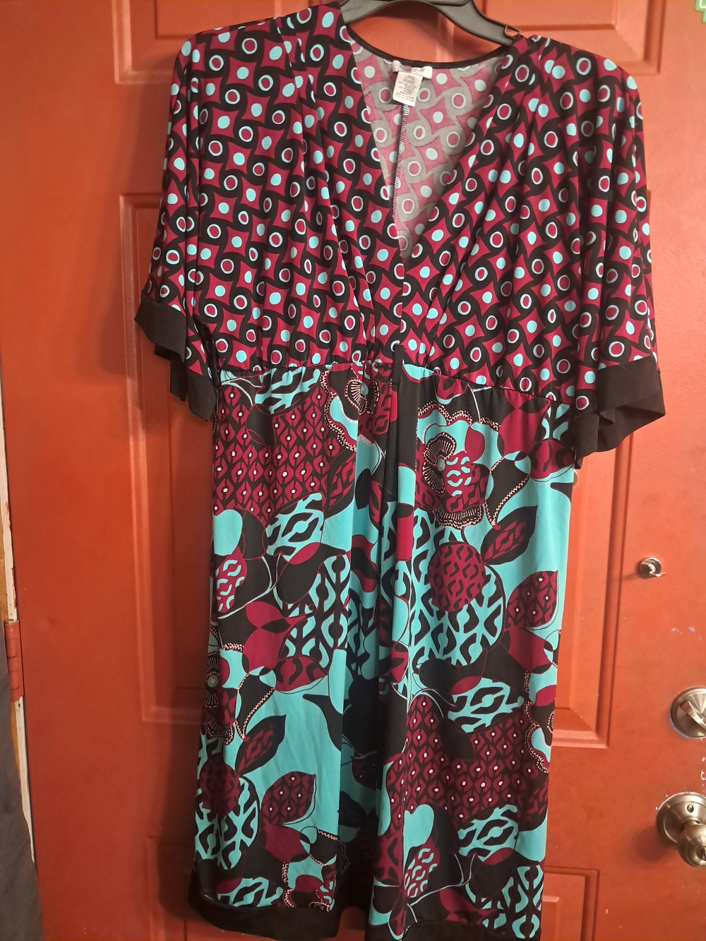 Early 2000s Bisou Bisou Teal and Burgundy Patterned Maternity Dress